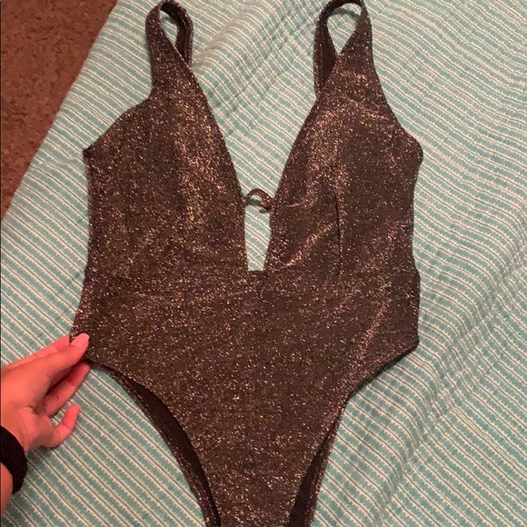 Sparkly one piece size small - Picture 5 of 7